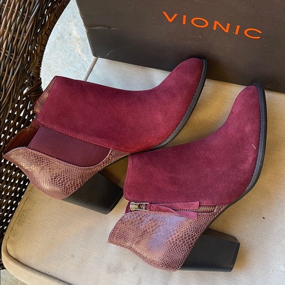 Vionic Anne Boot 11 - Great condition - Picture 6 of 7